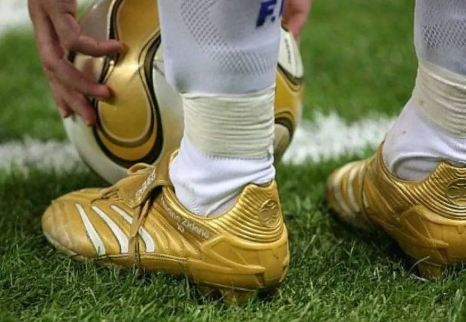post card botas_zidane.webp