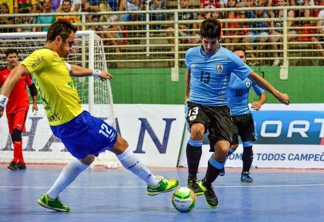 post card blog-futbol-sala-o-futbol-11-uruguay.webp