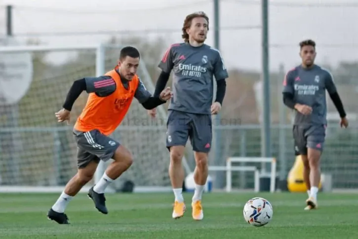 Hazard, Mbappé... testing the Mercurial 21 Blackout. What’s Nike up to?