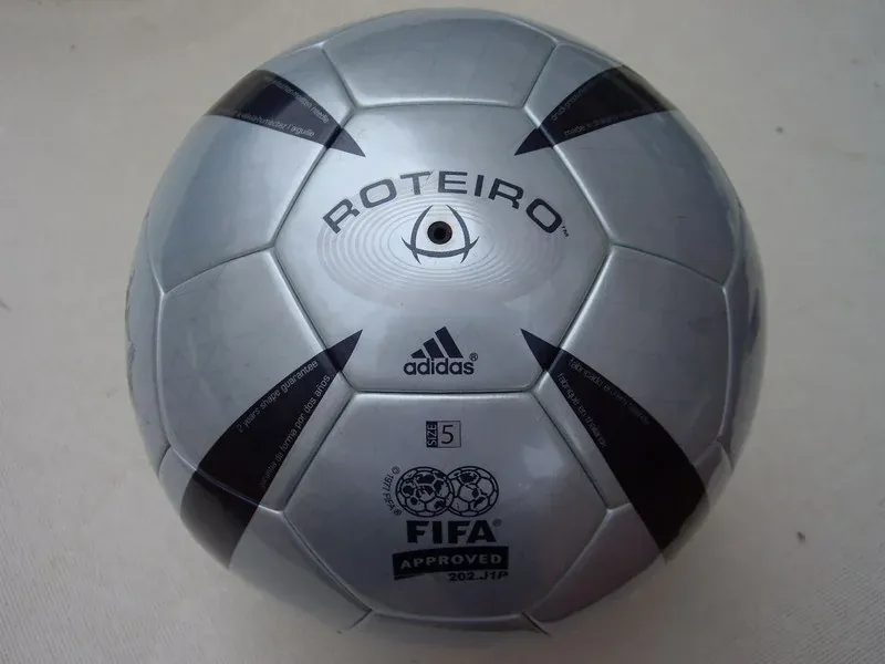 post card balones-mas-iconicos-futbolemotion-1.webp