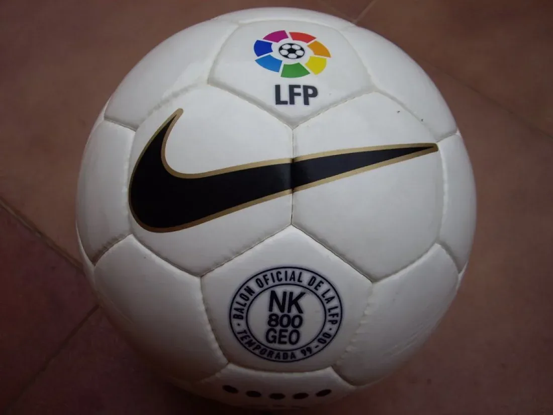 post card balones-mas-iconicos-futbolemotion-7.webp