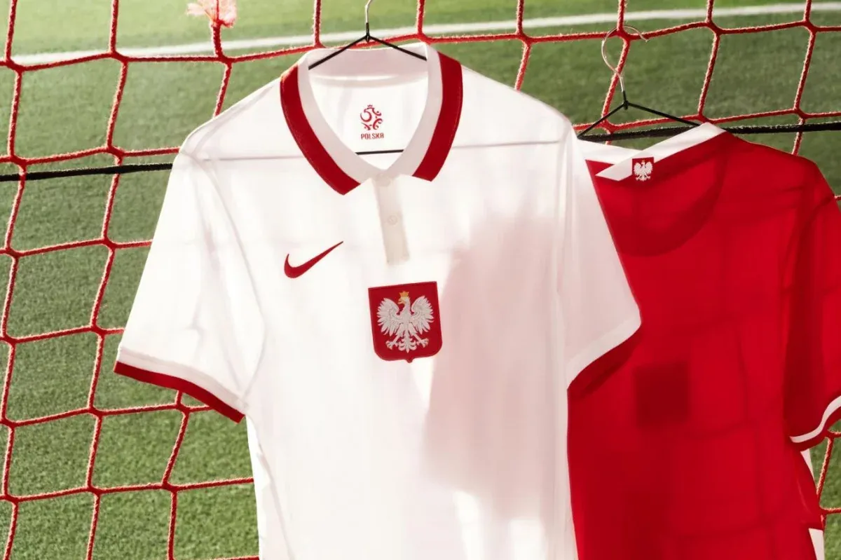 post card Camisetas-selecciones-internacionales-Nike-futbolemotion-8.webp