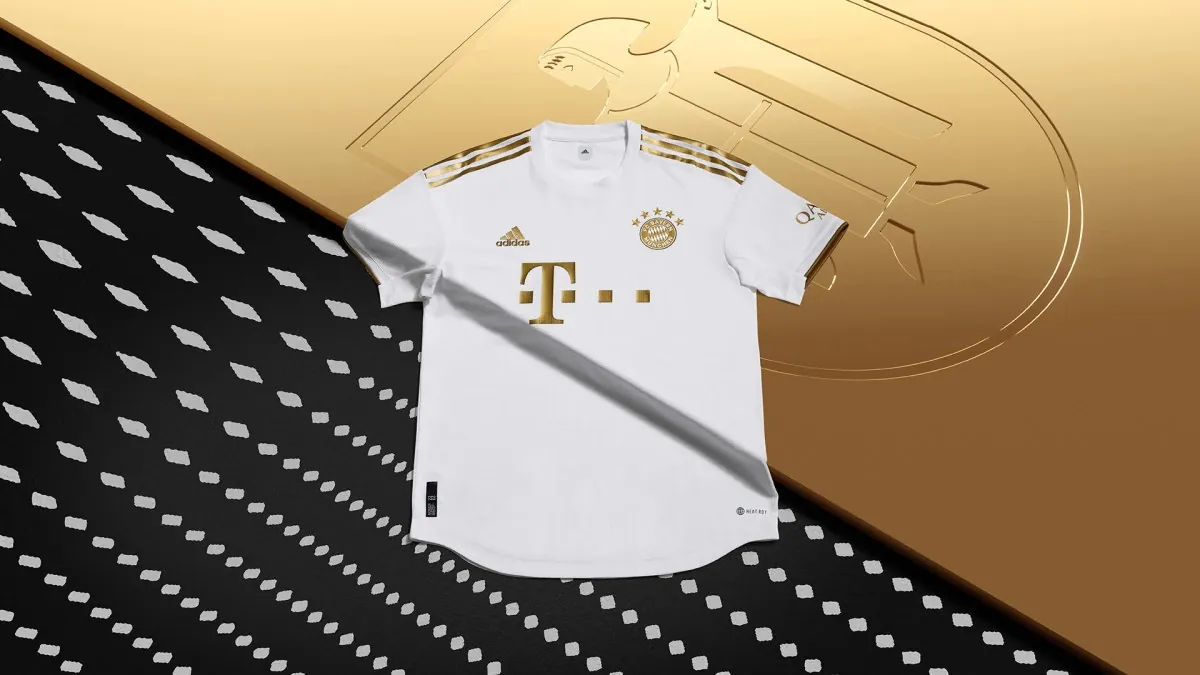 New Bayern Munich 22/23 away kit