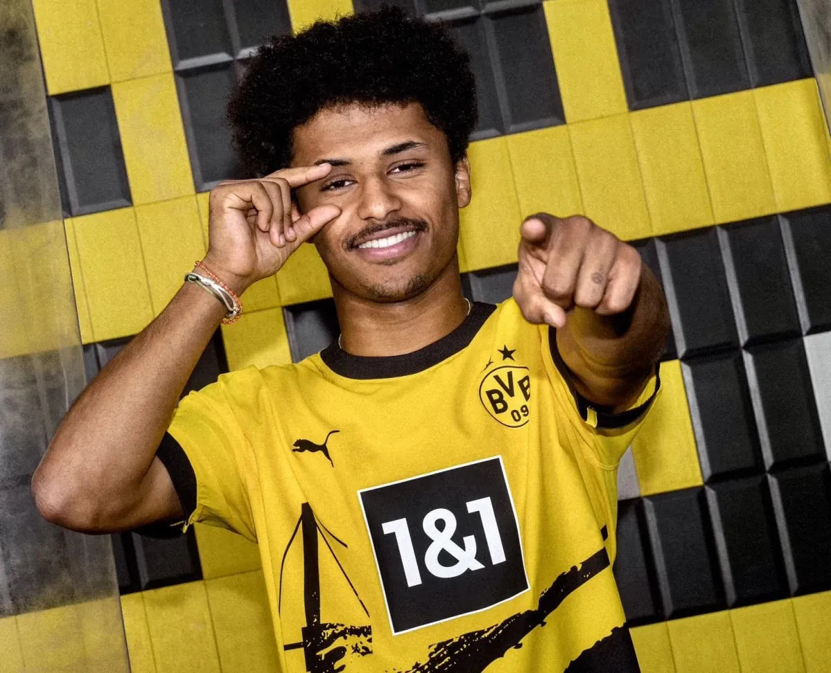 post card post-camiseta-borussia-adeyemi.webp