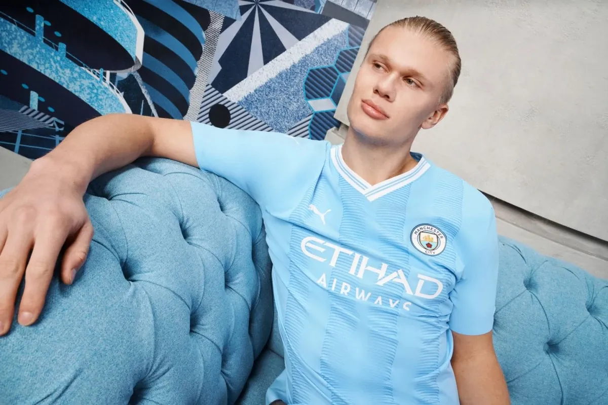 New Manchester City 23-24 jersey