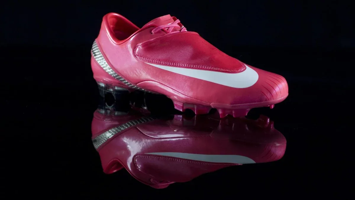 post card Botas-Nike-Mercurial-Mbappe-Rosas-futbolemotion-1.webp