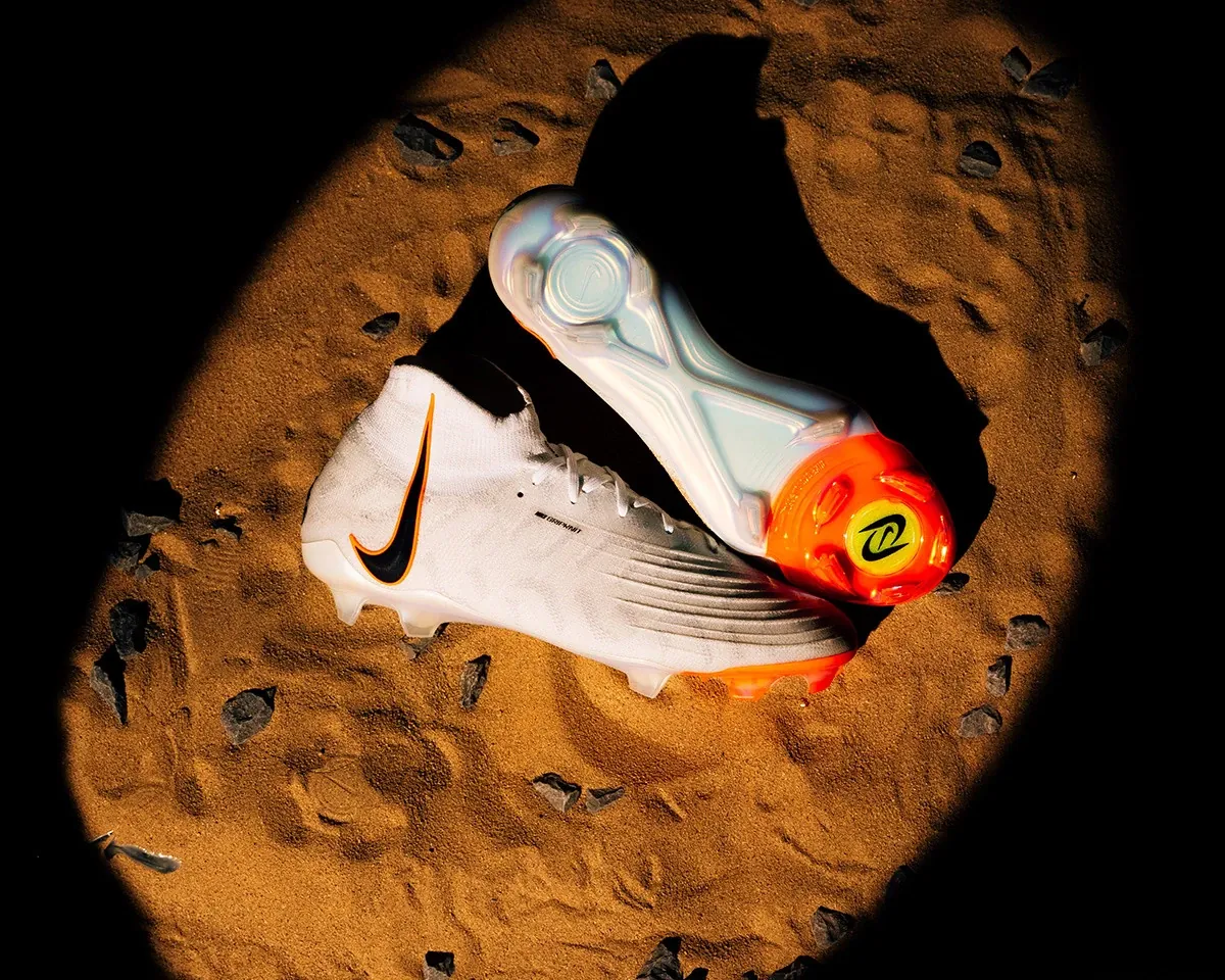 New Nike Phantom Luna