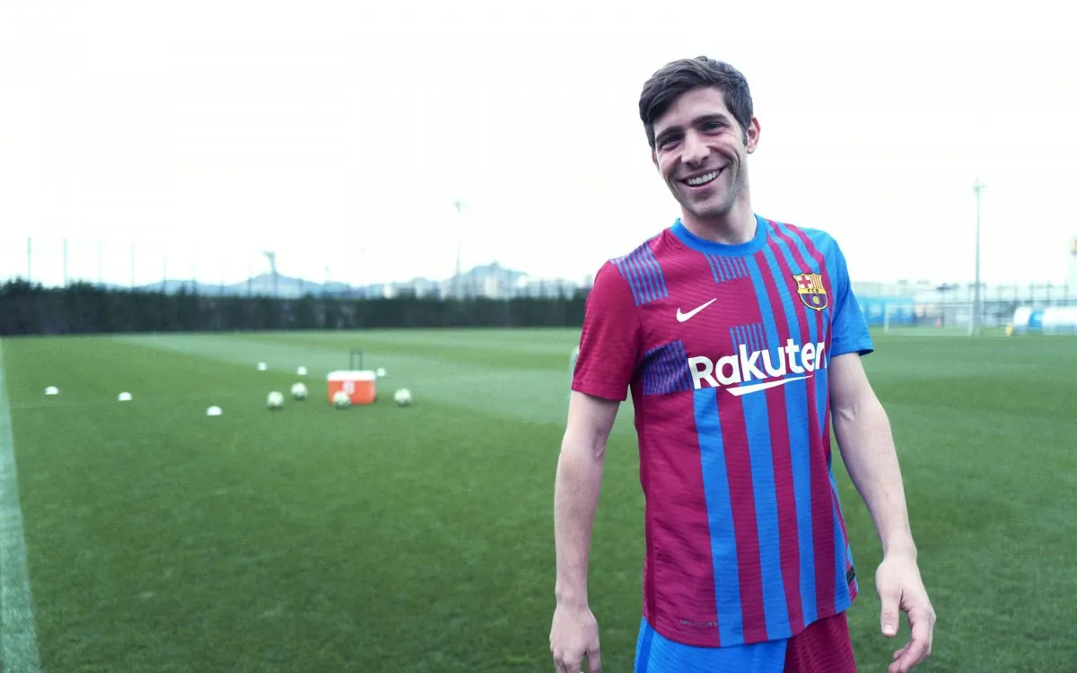 post card post-lanzamientos-del-mes-fc-barcelona-sergi-roberto.webp