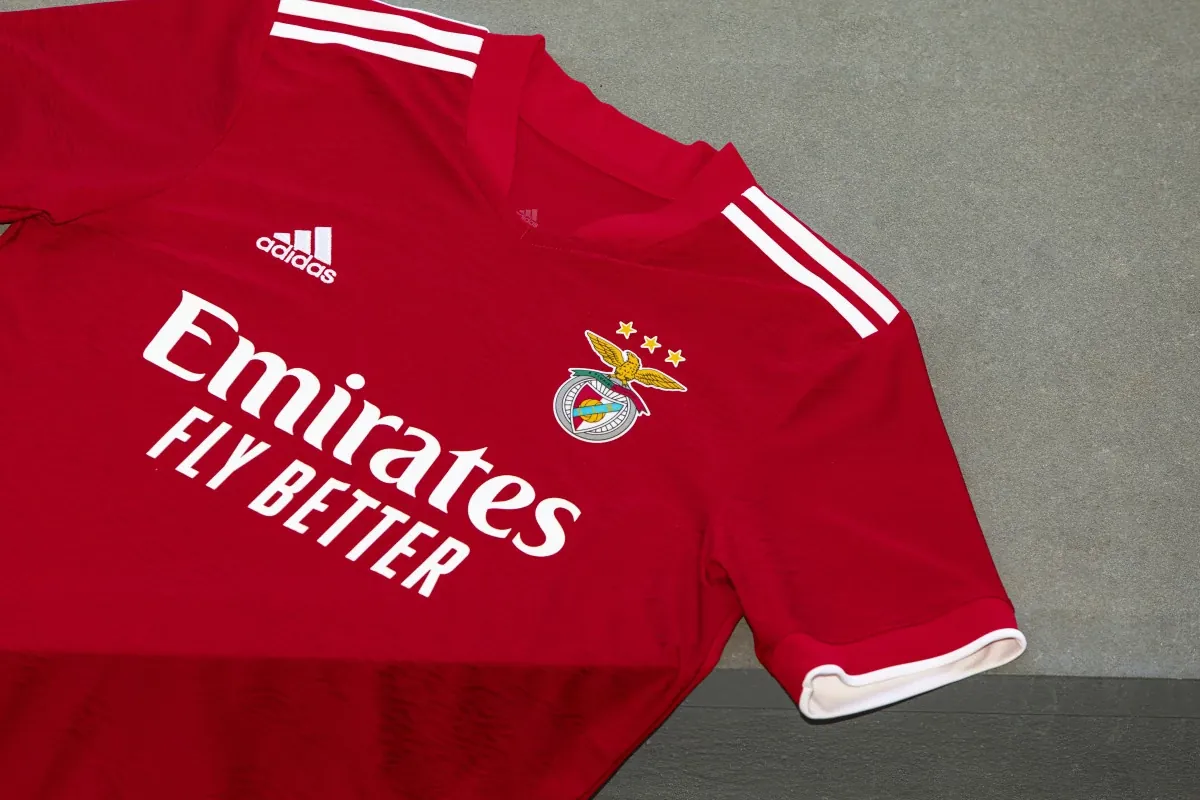 post card Loja online Fútbol Emotion Portugal - Blogs de futebol - Estes são os novos equipamentos adidas do SL Benfica 21-22 (1).webp