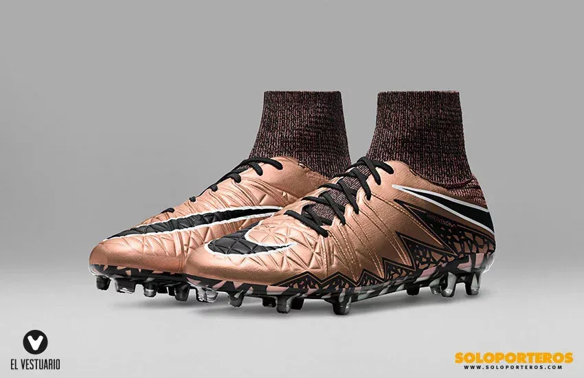 post card Nike_Football_LIQUID_CHROME_HYPERVENOM_PHANTOM_FG_747213_903_E_original.webp