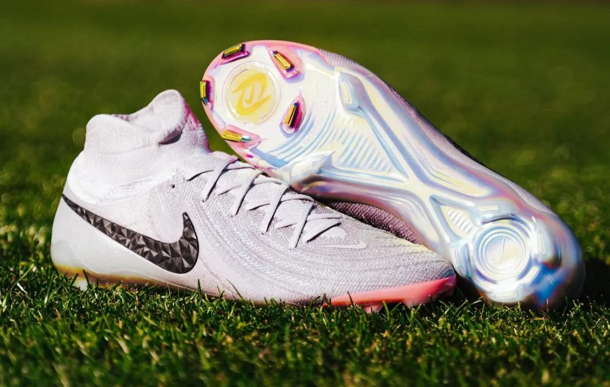 post card post-nike-rising-gem-pack-lunajpg2.webp
