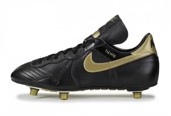 post card post-nike-deja-botas-de-piel-antiguas.webp