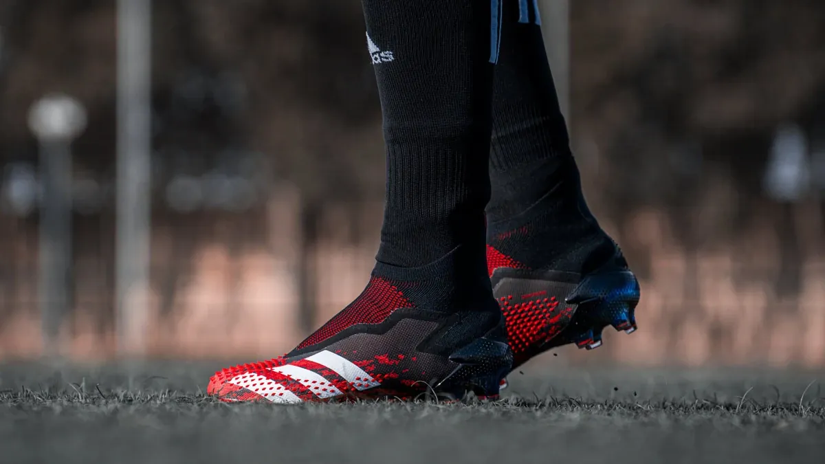 post card adidas-Predator-20-Mutator-1.webp