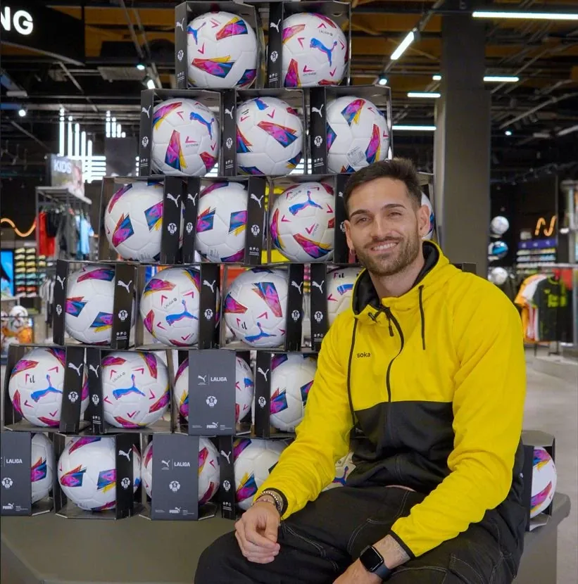 Receive two La Liga jerseys with your ball purchase!
