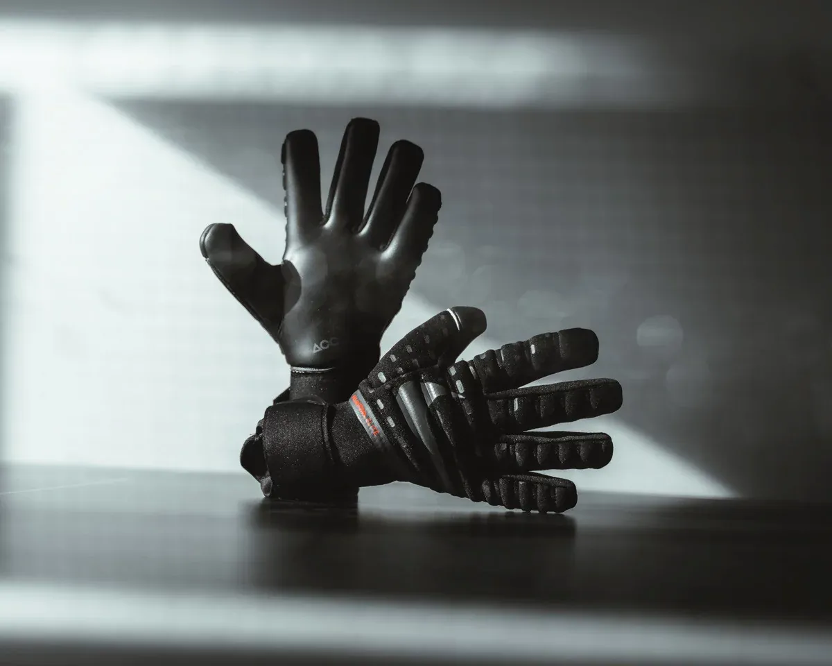 The Nike Phantom Elite goalkeeper gloves