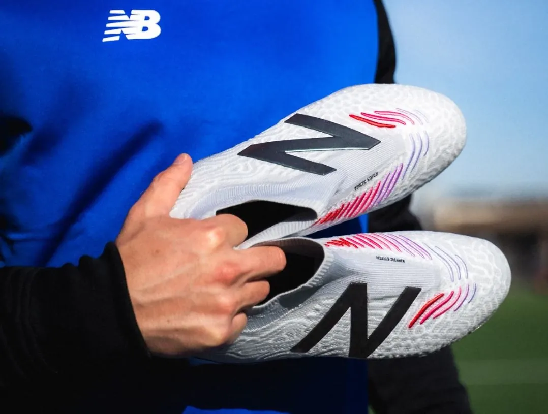 post card TOP5-botas-con-mejor-descuento-futbolemotion-3.webp