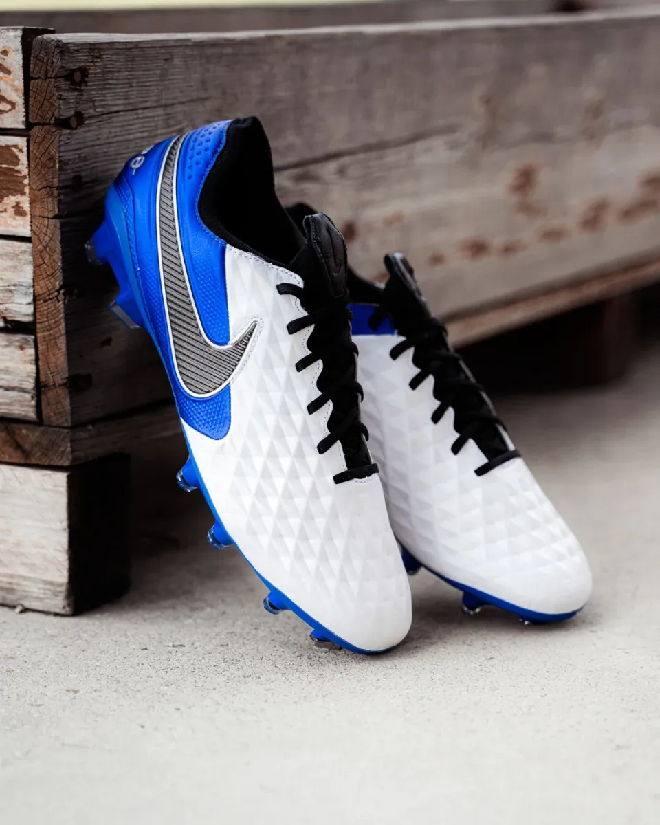 post card TOP5-botas-con-mejor-descuento-futbolemotion-6.webp