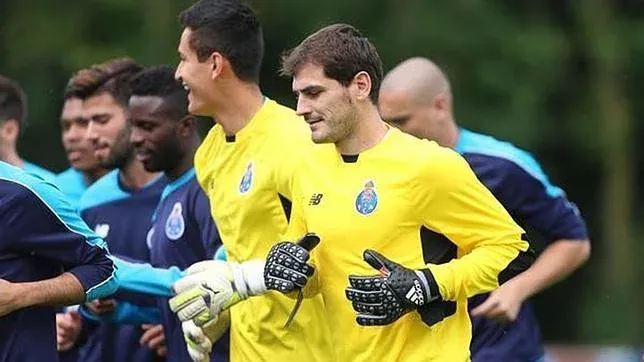 post card casillas–644x362.webp