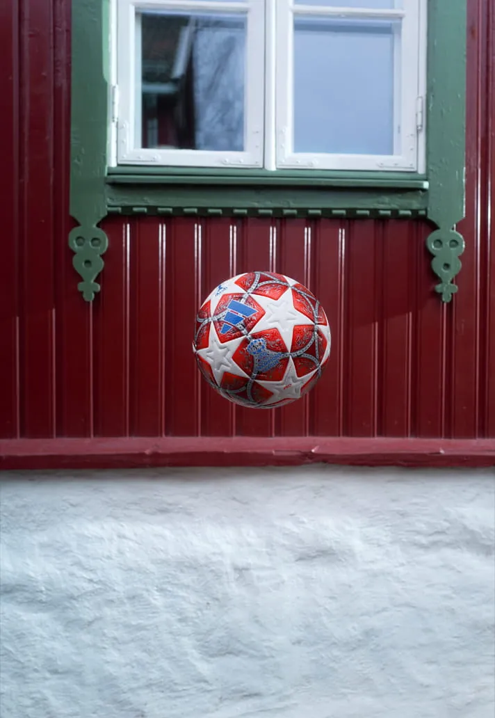 Uwcl Ball 8