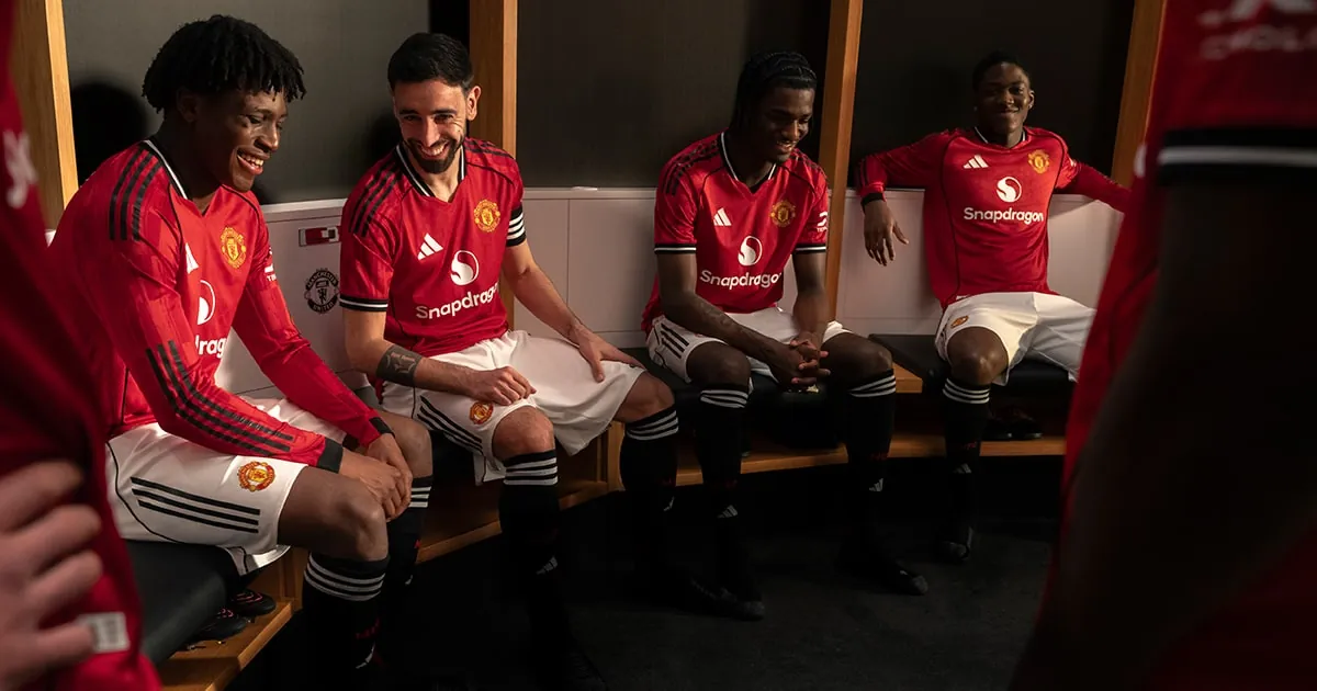 Manchester United & adidas Unveil New Home Kit Inspired By Old Trafford