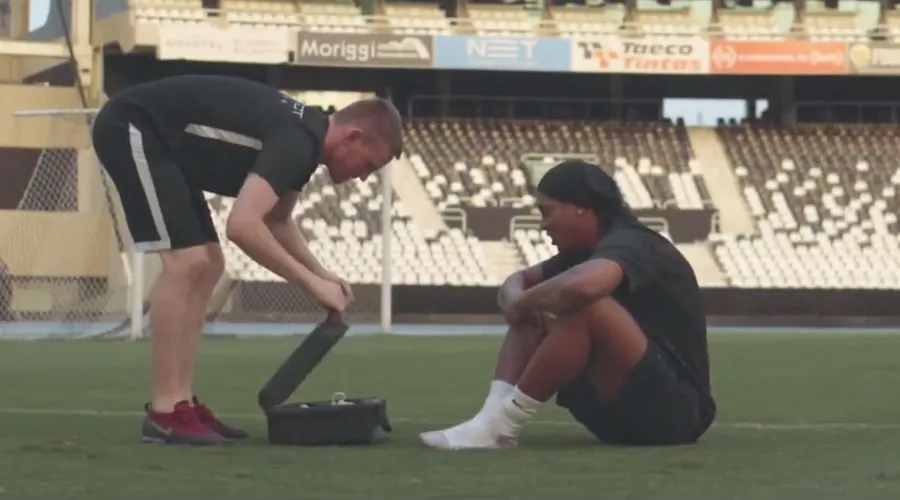 Ronaldinho approves the new Nike Tiempo Legend 8!